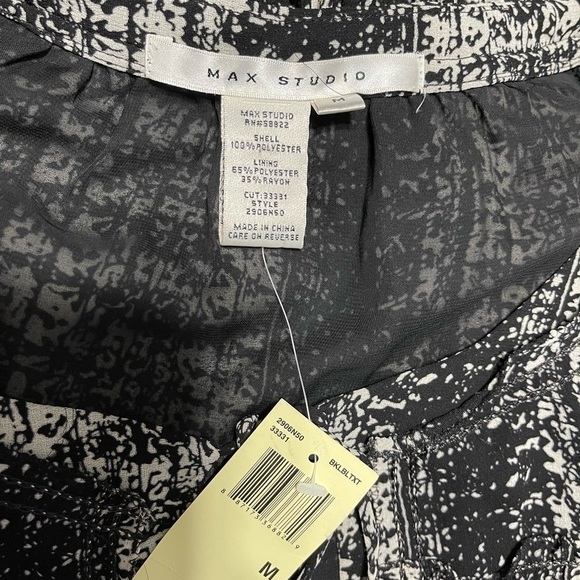 Dresses 3 for $50
NWT Max Studio Lined Dress Black /White Print Size Medium - Picture 7 of 7